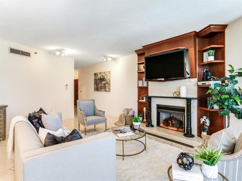 Recently Sold: $1,125,000 (2 beds, 2 baths, 1840 Square Feet)