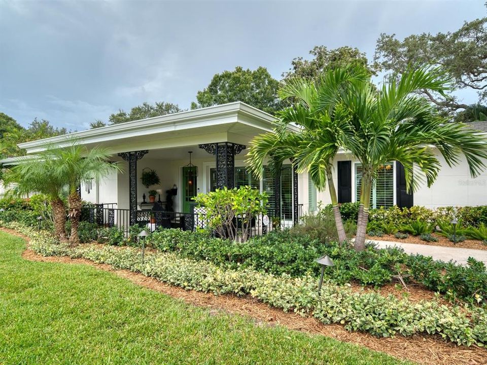Recently Sold: $875,000 (3 beds, 3 baths, 2410 Square Feet)