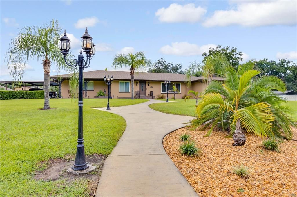 Recently Sold: $410,000 (5 beds, 3 baths, 4050 Square Feet)