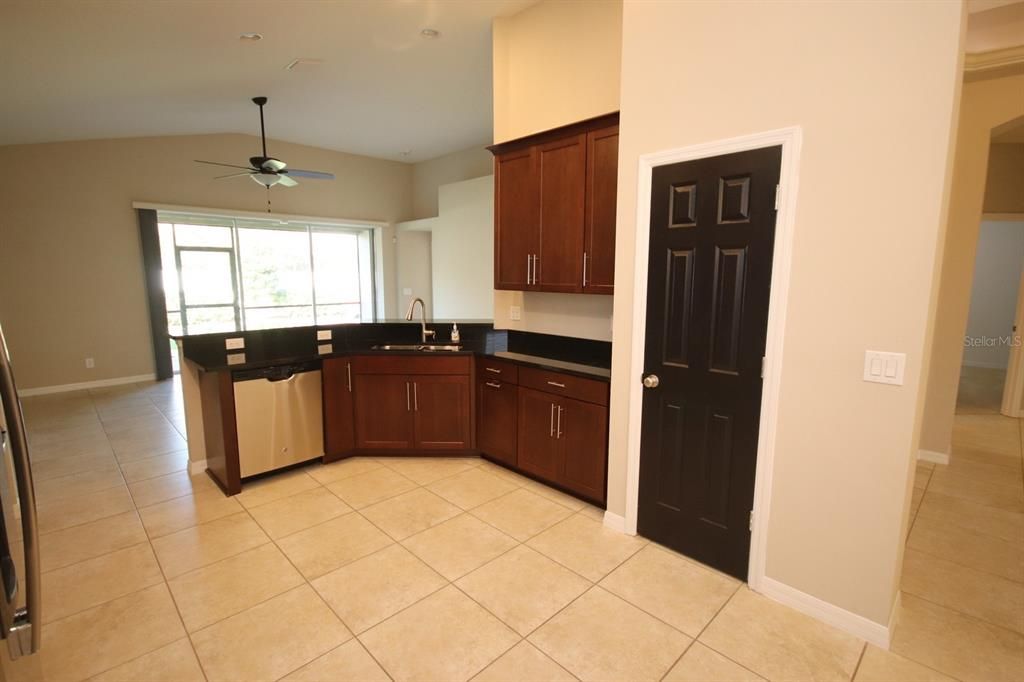 Recently Rented: $2,395 (3 beds, 2 baths, 2050 Square Feet)