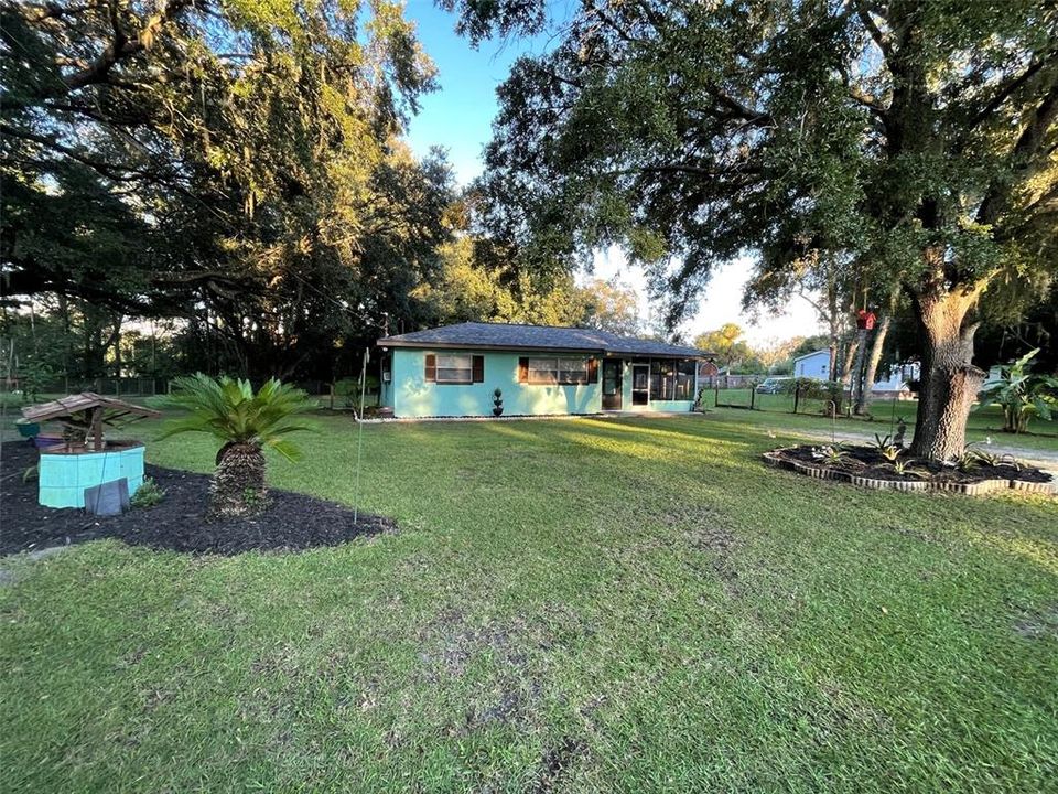 Recently Sold: $129,900 (2 beds, 2 baths, 876 Square Feet)