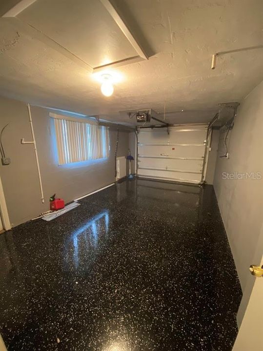 Recently Rented: $1,400 (2 beds, 1 baths, 1000 Square Feet)