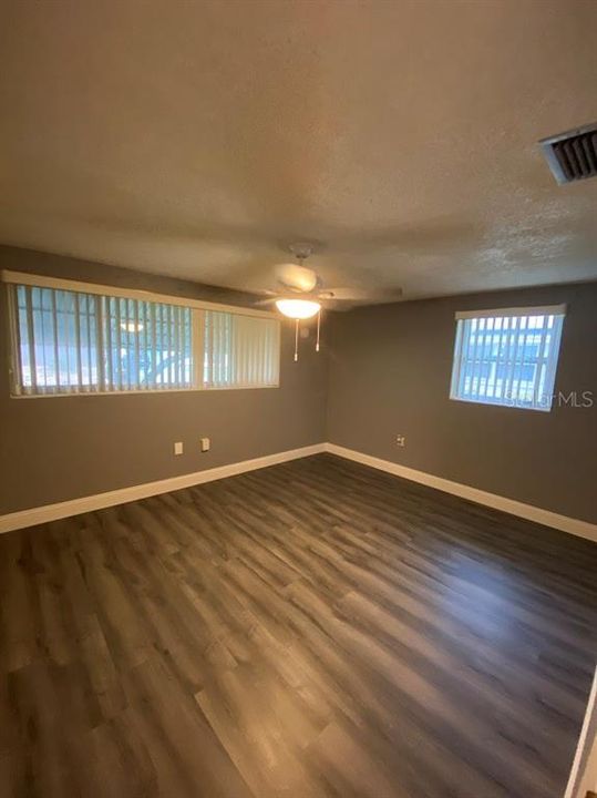 Recently Rented: $1,400 (2 beds, 1 baths, 1000 Square Feet)