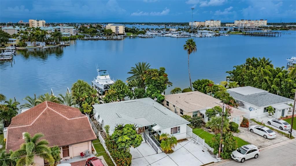 Beautiful Open Water View of Boca Ciega Bay! Parking for 5 vehicles.