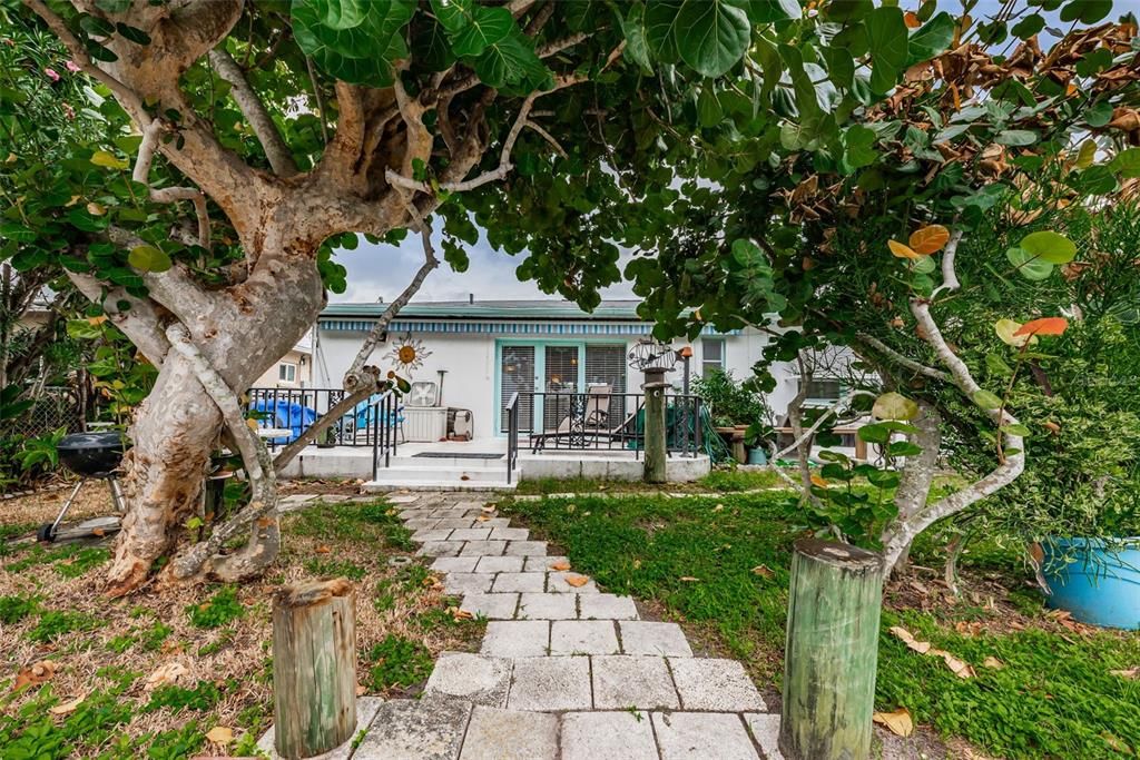 Recently Sold: $875,000 (3 beds, 3 baths, 1654 Square Feet)