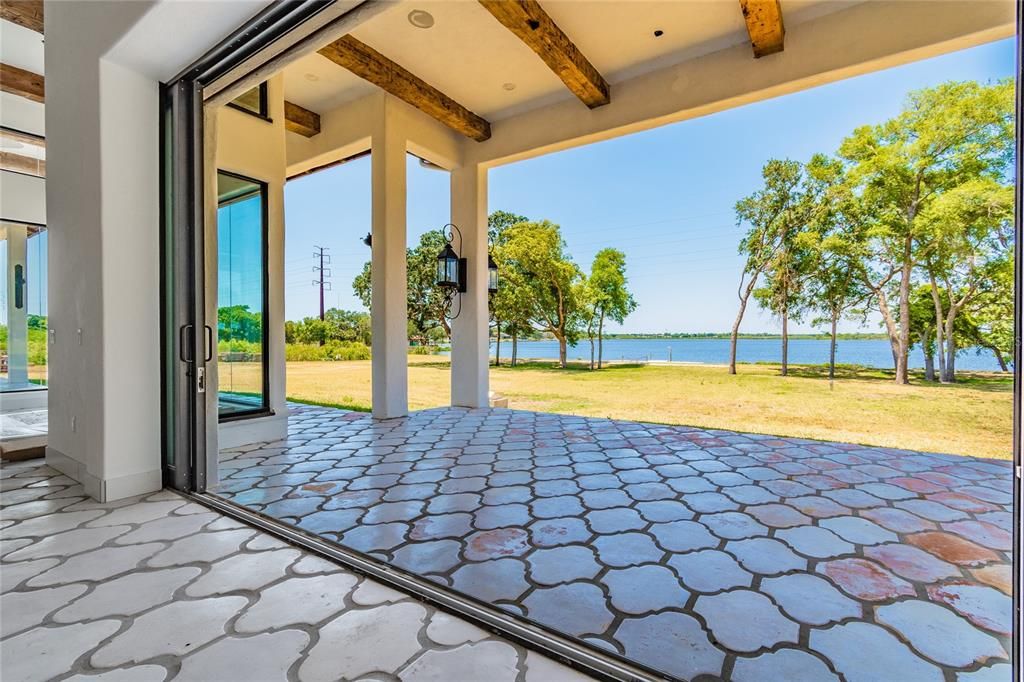 Recently Sold: $3,750,000 (5 beds, 3 baths, 6993 Square Feet)