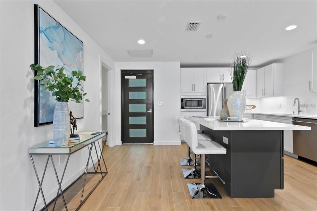 Recently Sold: $1,037,000 (3 beds, 2 baths, 1902 Square Feet)