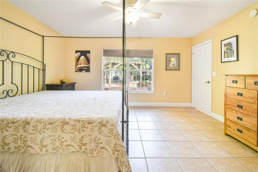 Recently Sold: $299,000 (3 beds, 2 baths, 1943 Square Feet)