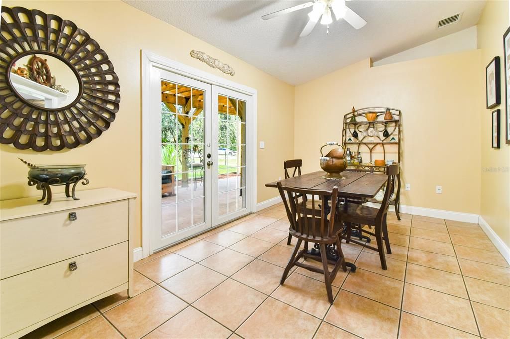 Recently Sold: $299,000 (3 beds, 2 baths, 1943 Square Feet)