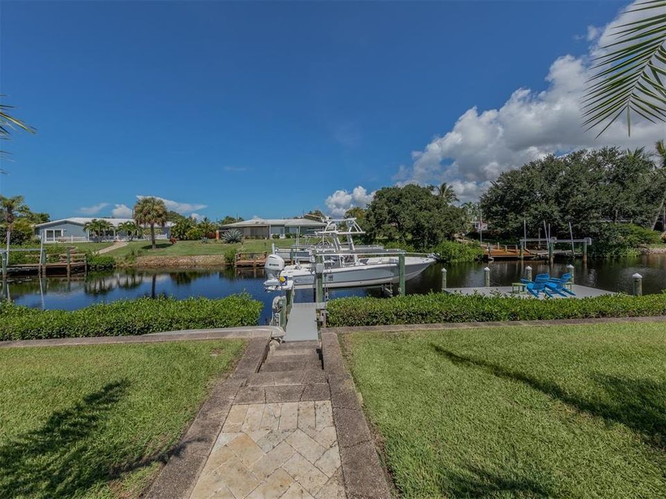 Recently Sold: $895,000 (3 beds, 3 baths, 1817 Square Feet)