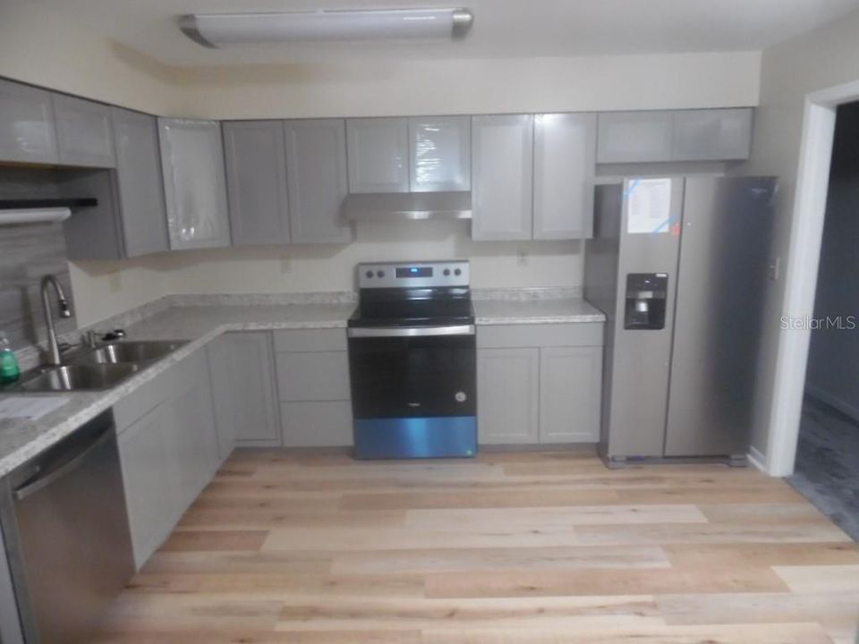 Recently Rented: $1,650 (2 beds, 2 baths, 1610 Square Feet)