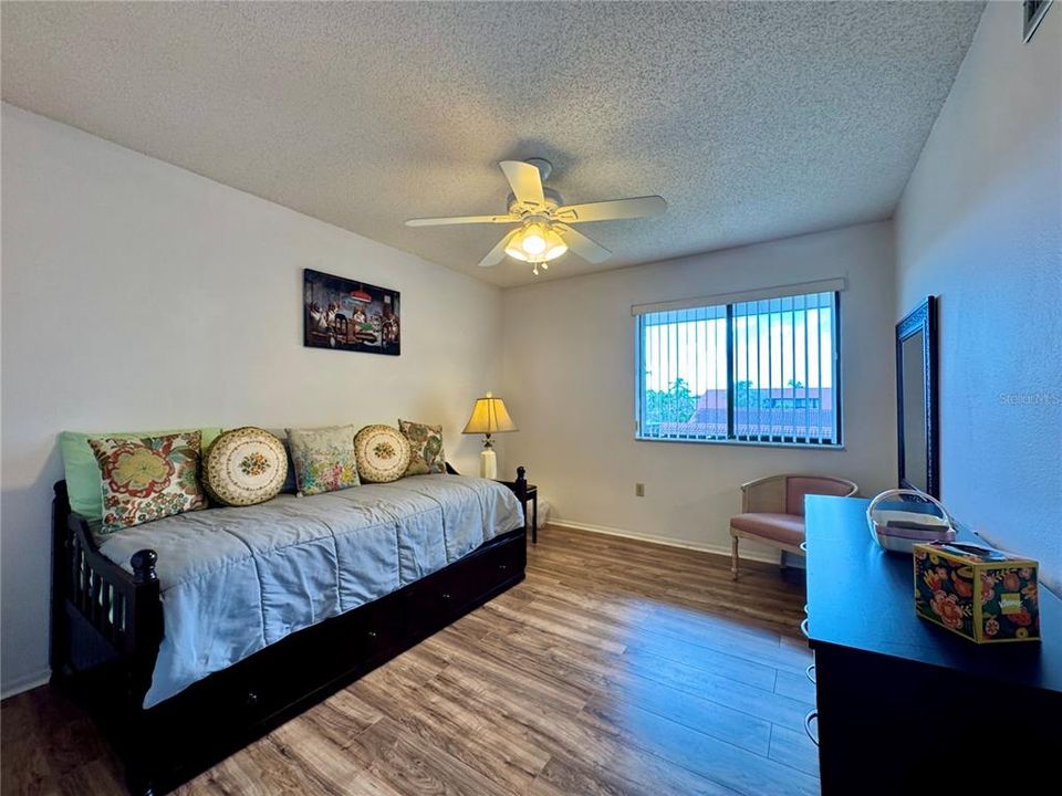В аренду: $3,500 (2 спален, 2 ванн, 1280 Квадратных фут)