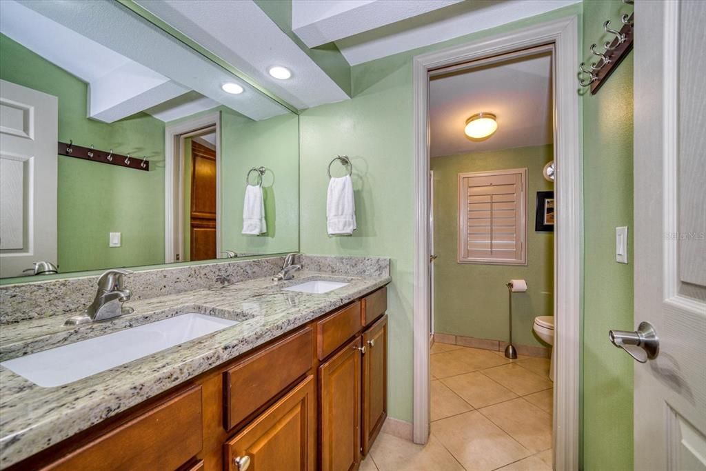 最近售出: $2,750,000 (4 贝兹, 2 浴室, 1316 平方英尺)