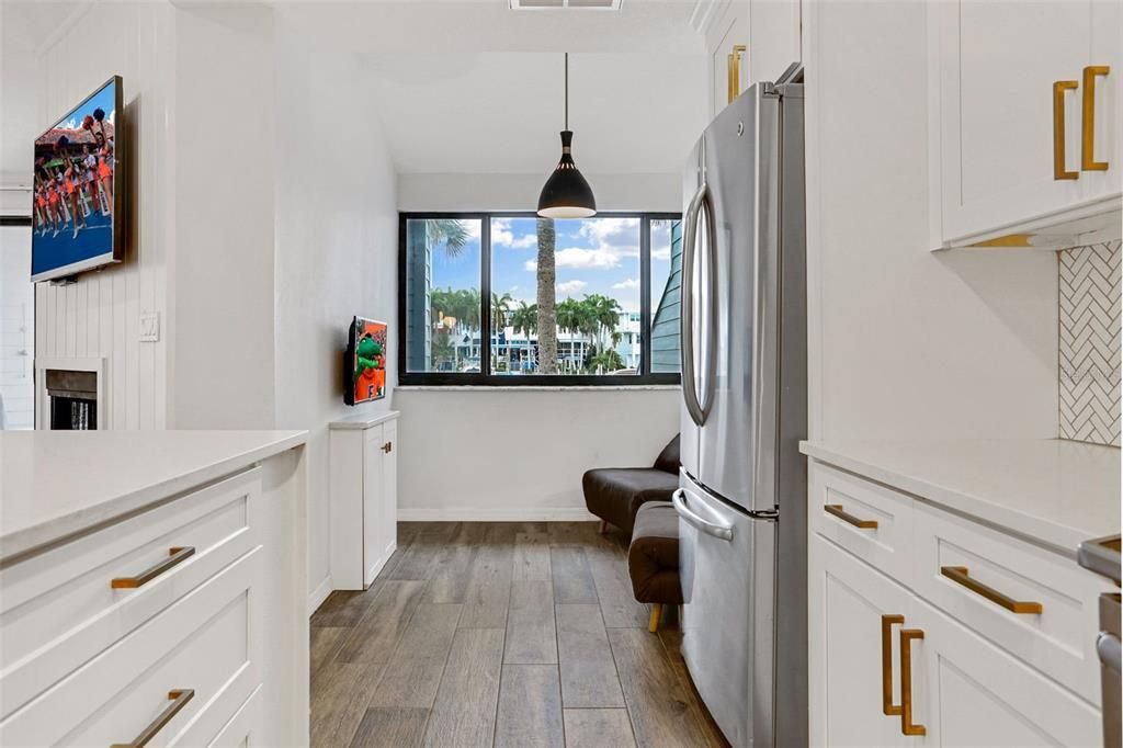 Recently Sold: $735,000 (2 beds, 2 baths, 1580 Square Feet)