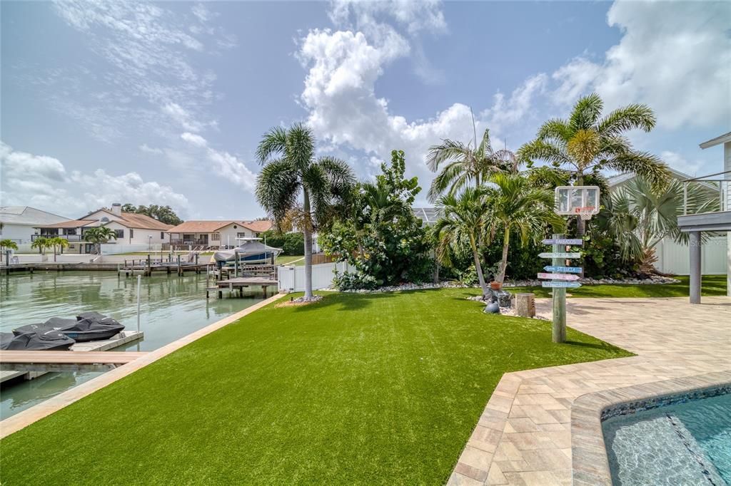 Recently Sold: $2,100,000 (4 beds, 4 baths, 2810 Square Feet)