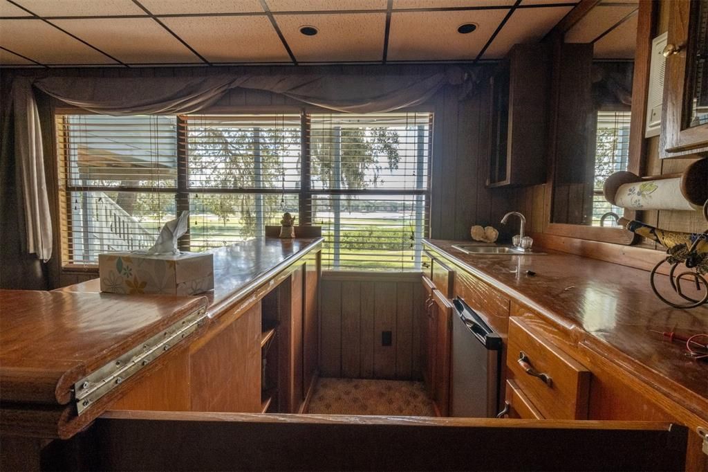 Vendido Recientemente: $385,000 (3 camas, 3 baños, 2979 Pies cuadrados)