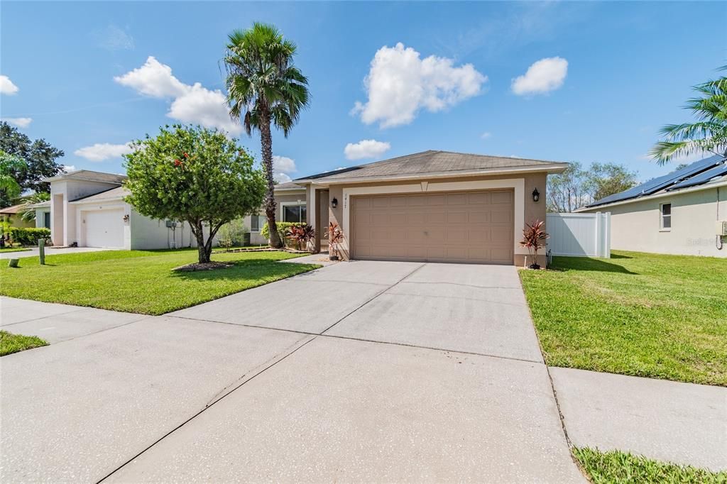 Recently Sold: $299,900 (3 beds, 2 baths, 1736 Square Feet)
