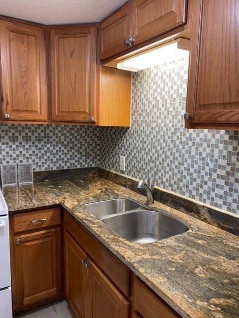 Recently Rented: $950 (1 beds, 1 baths, 550 Square Feet)