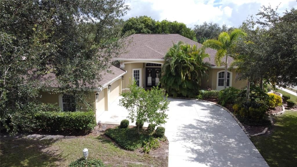 Recently Sold: $450,000 (4 beds, 3 baths, 2484 Square Feet)