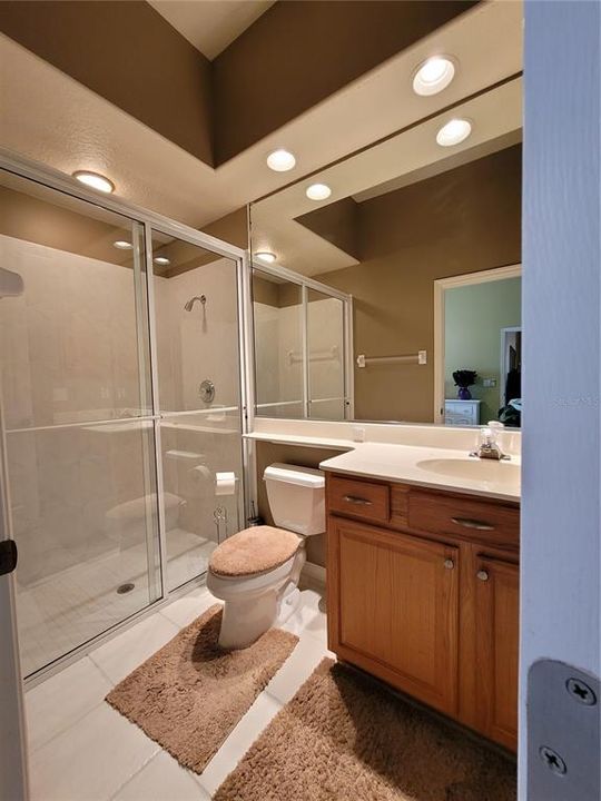 最近售出: $450,000 (4 贝兹, 3 浴室, 2484 平方英尺)