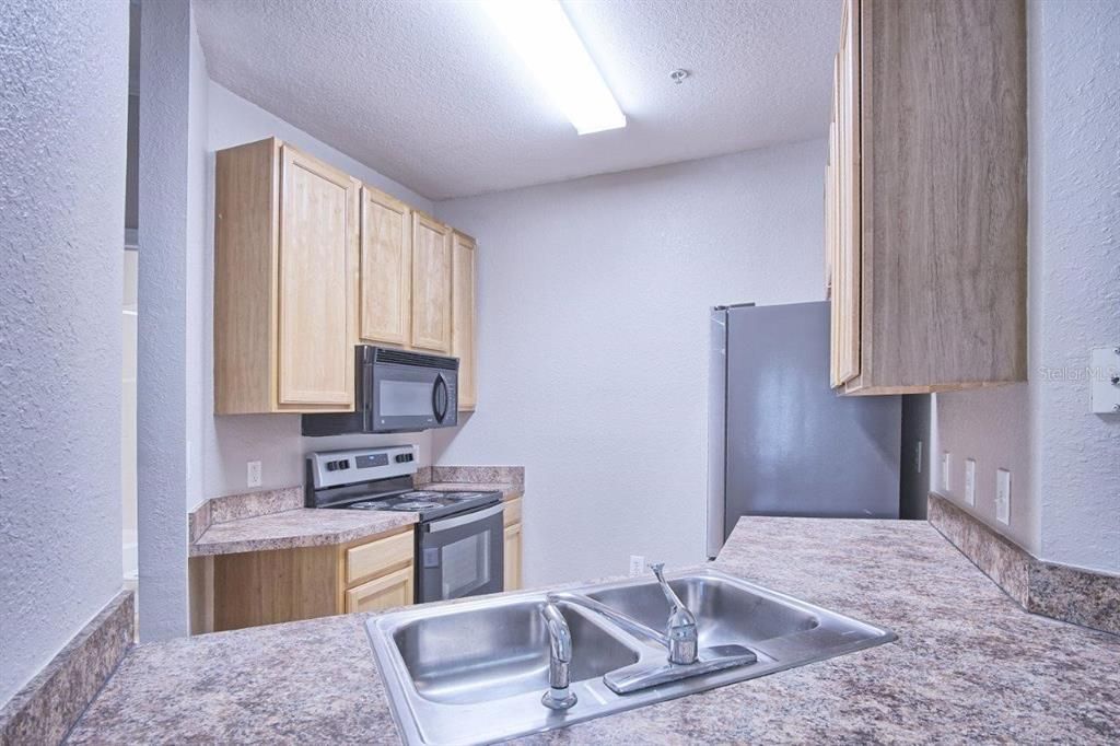 Recently Rented: $1,200 (1 beds, 1 baths, 769 Square Feet)