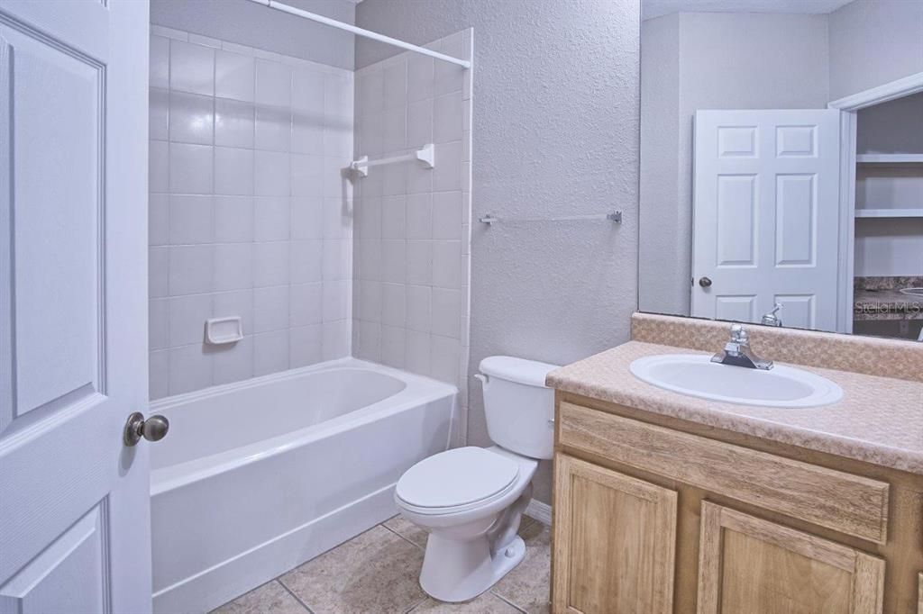 最近租的: $1,200 (1 贝兹, 1 浴室, 769 平方英尺)