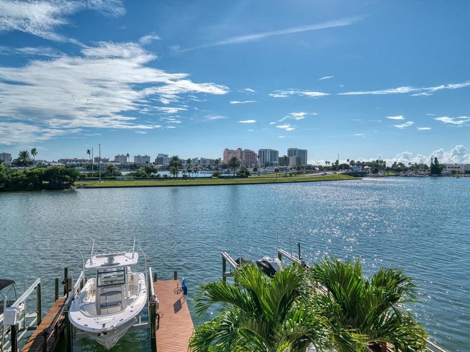 Recently Sold: $1,599,000 (3 beds, 3 baths, 3366 Square Feet)