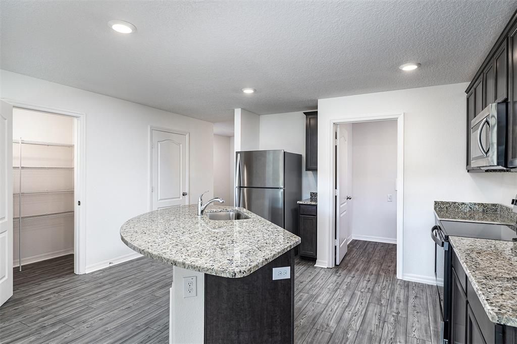 Recently Sold: $239,900 (2 beds, 2 baths, 1574 Square Feet)