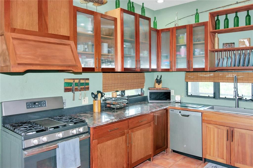 Recently Sold: $899,000 (2 beds, 2 baths, 1867 Square Feet)