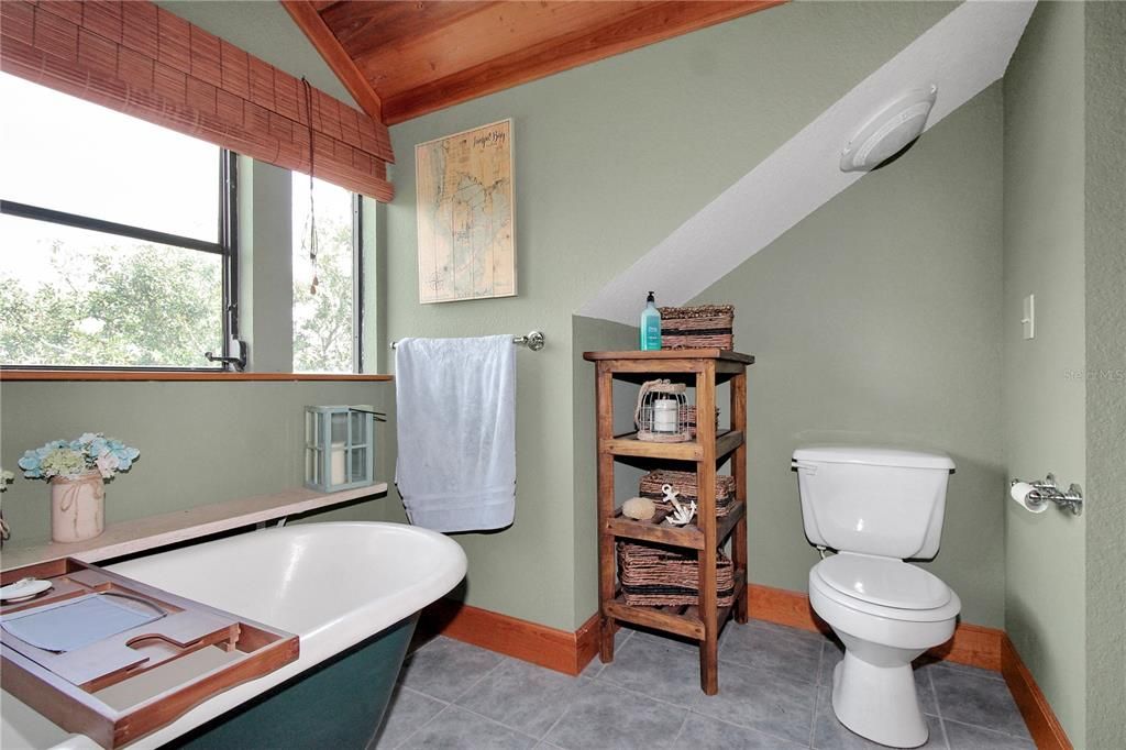 最近售出: $899,000 (2 贝兹, 2 浴室, 1867 平方英尺)