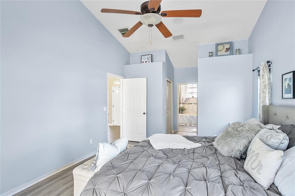 Recently Sold: $335,000 (3 beds, 2 baths, 1849 Square Feet)