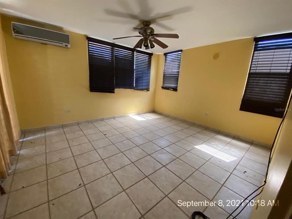 Vendido Recientemente: $185,000 (4 camas, 2 baños, 1066 Pies cuadrados)