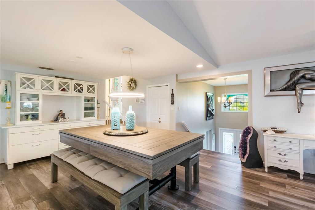 Recently Sold: $1,899,000 (3 beds, 2 baths, 2145 Square Feet)