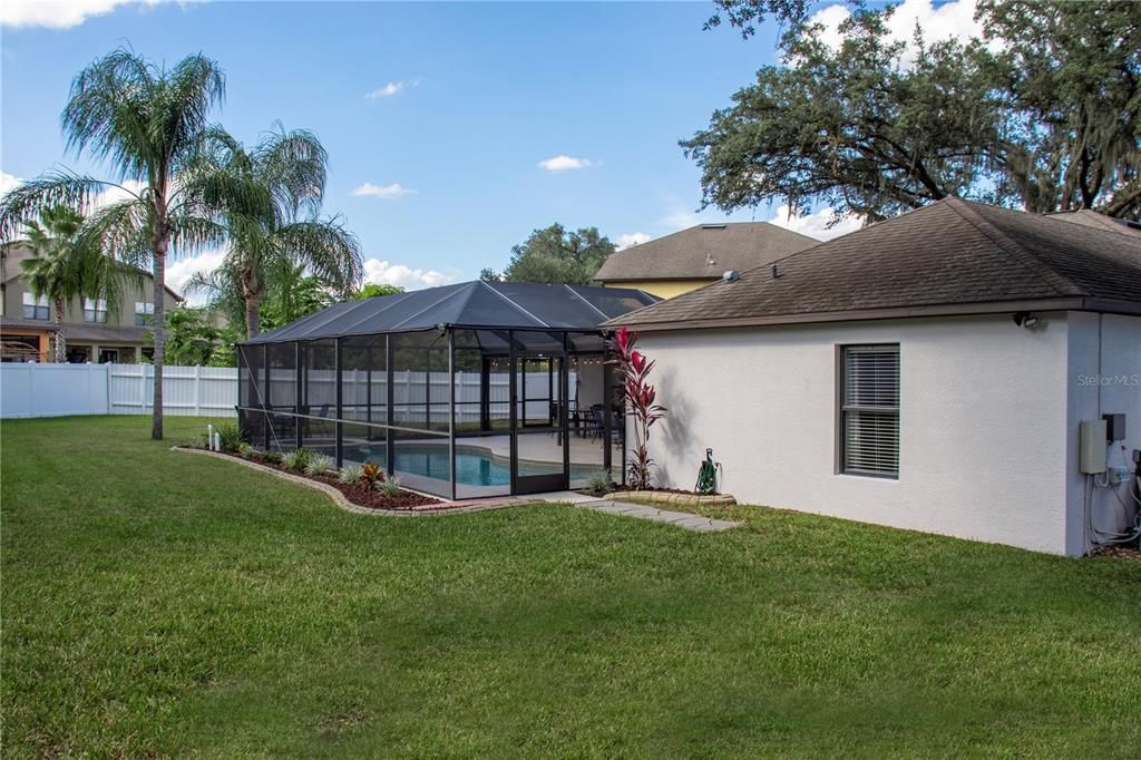 Recently Sold: $490,000 (5 beds, 3 baths, 2550 Square Feet)