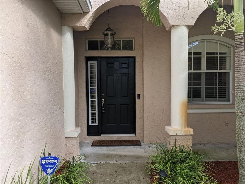 Recently Sold: $400,000 (3 beds, 2 baths, 2015 Square Feet)