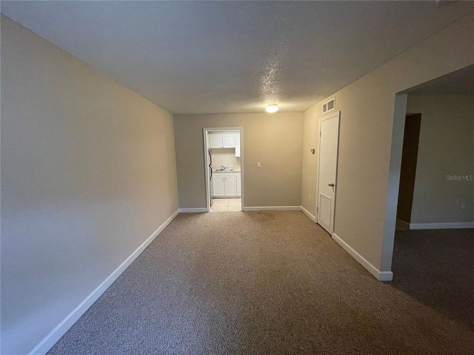 Recently Rented: $995 (1 beds, 1 baths, 550 Square Feet)