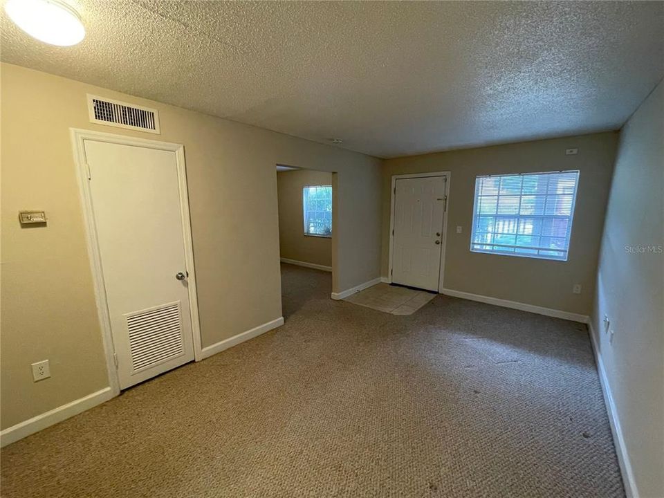 Recently Rented: $995 (1 beds, 1 baths, 550 Square Feet)