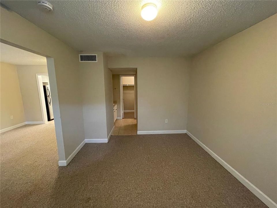 Recently Rented: $995 (1 beds, 1 baths, 550 Square Feet)