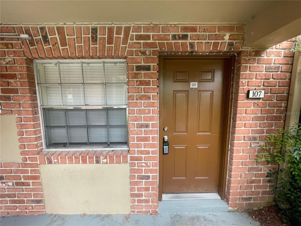 Recently Rented: $995 (1 beds, 1 baths, 550 Square Feet)