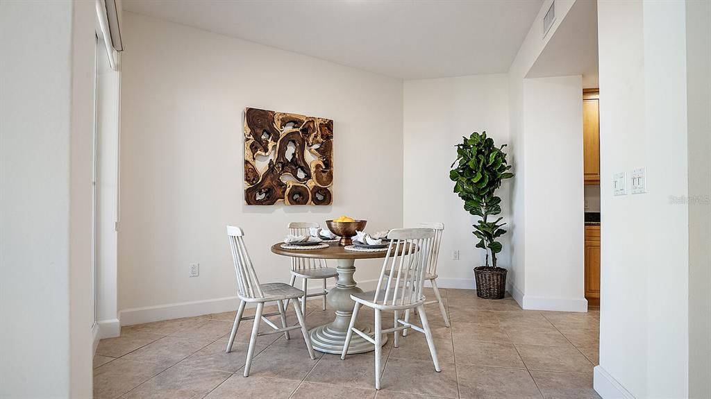 Eat in dining area off kitchen