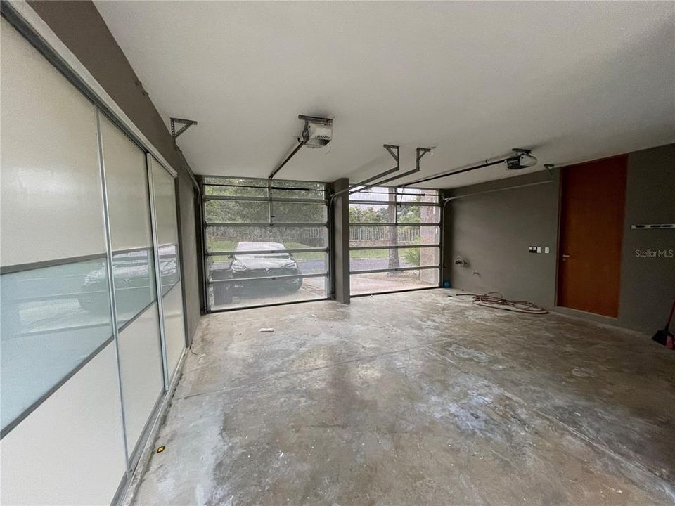 Vendido Recientemente: $955,000 (4 camas, 4 baños, 3700 Pies cuadrados)