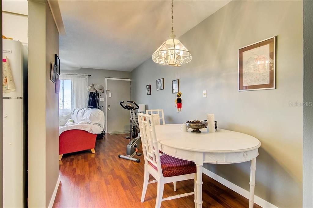 Recently Sold: $75,000 (1 beds, 1 baths, 664 Square Feet)