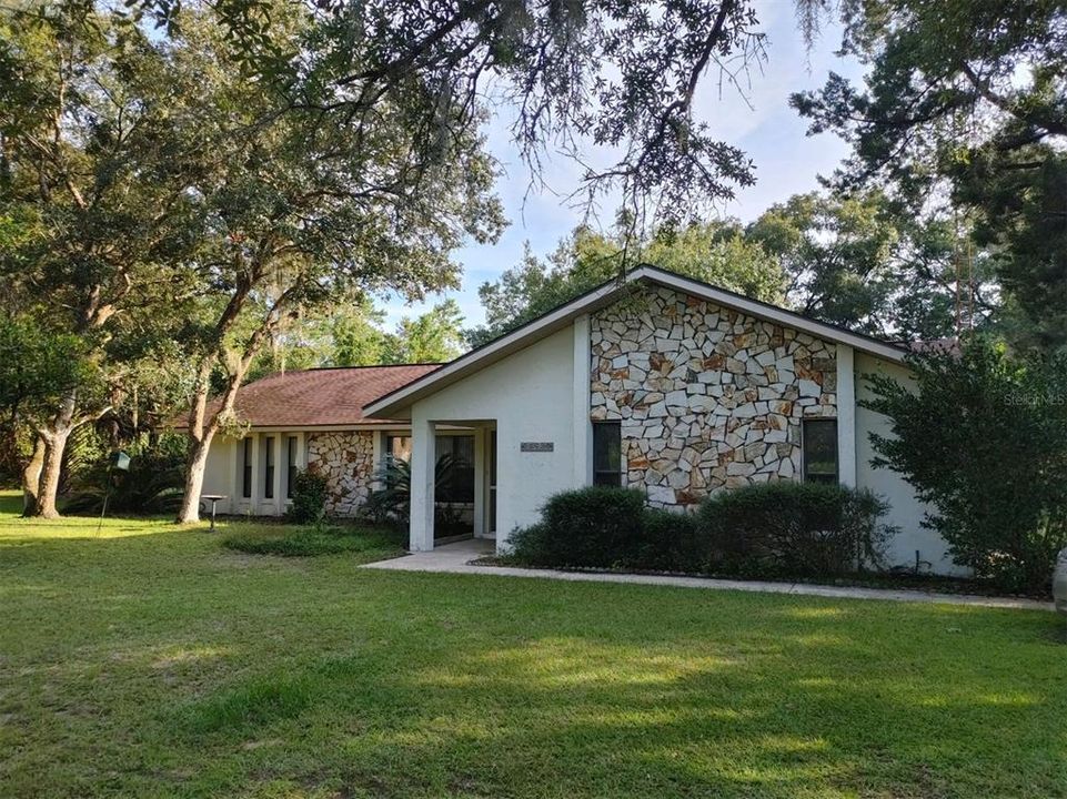 Recently Sold: $319,000 (3 beds, 2 baths, 2002 Square Feet)