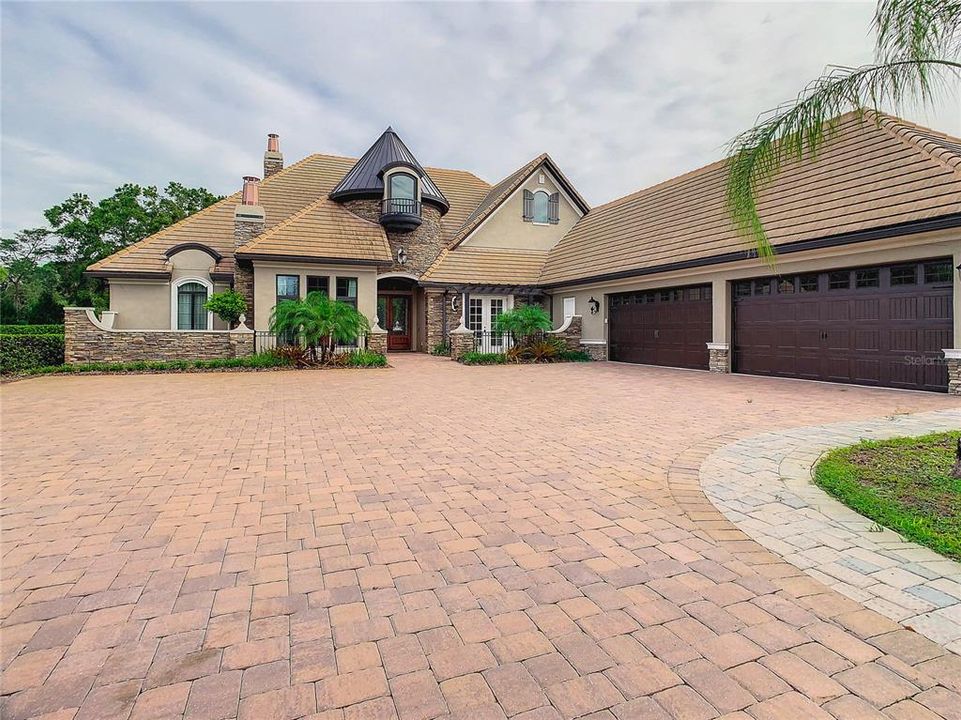 Recently Sold: $2,160,000 (6 beds, 5 baths, 5371 Square Feet)