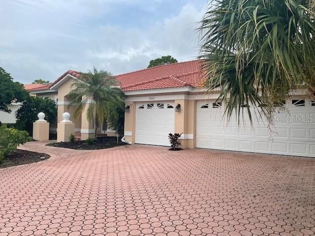 Recently Sold: $599,900 (4 beds, 3 baths, 2661 Square Feet)