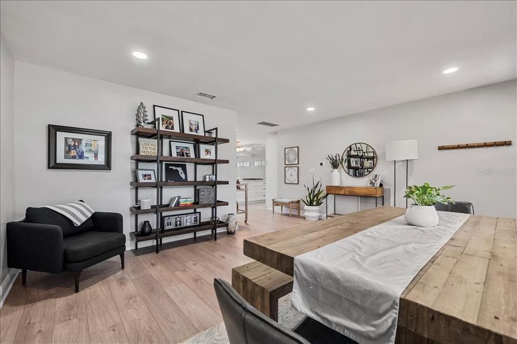 Recently Sold: $950,000 (3 beds, 3 baths, 2207 Square Feet)