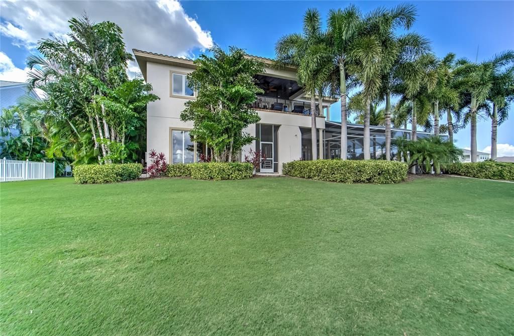 Recently Sold: $1,850,000 (4 beds, 4 baths, 4104 Square Feet)