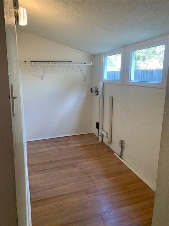 Recently Rented: $1,095 (1 beds, 1 baths, 665 Square Feet)
