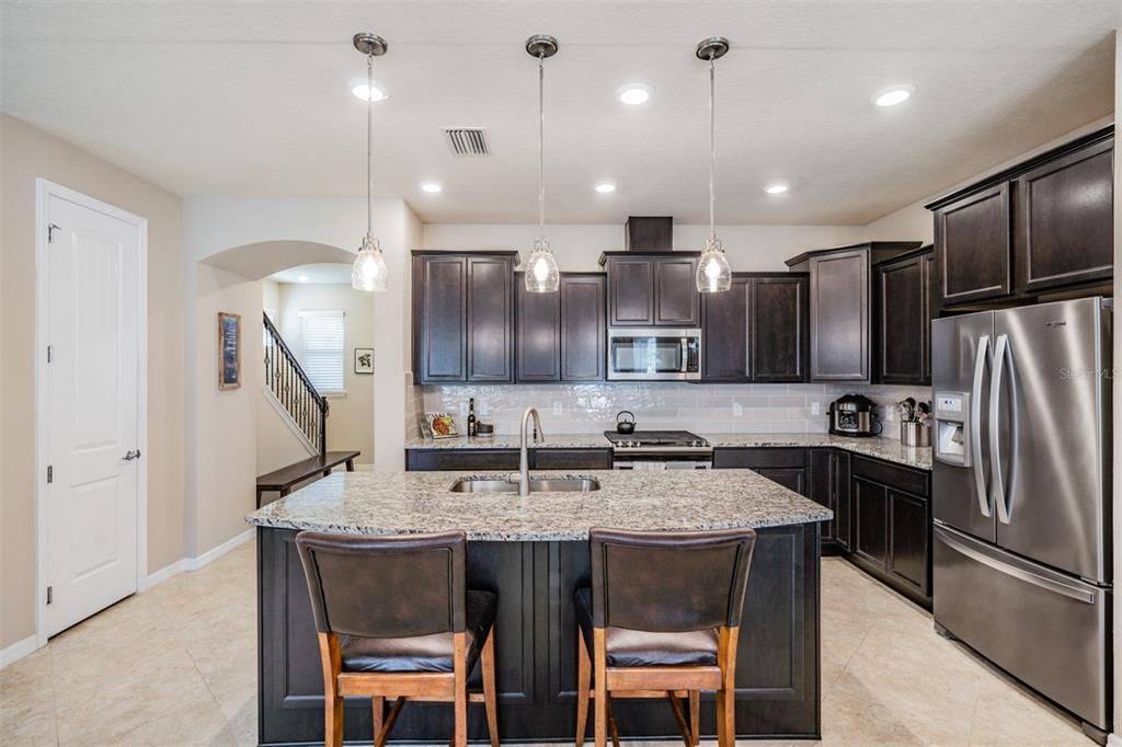 Recently Sold: $459,000 (3 beds, 3 baths, 2098 Square Feet)