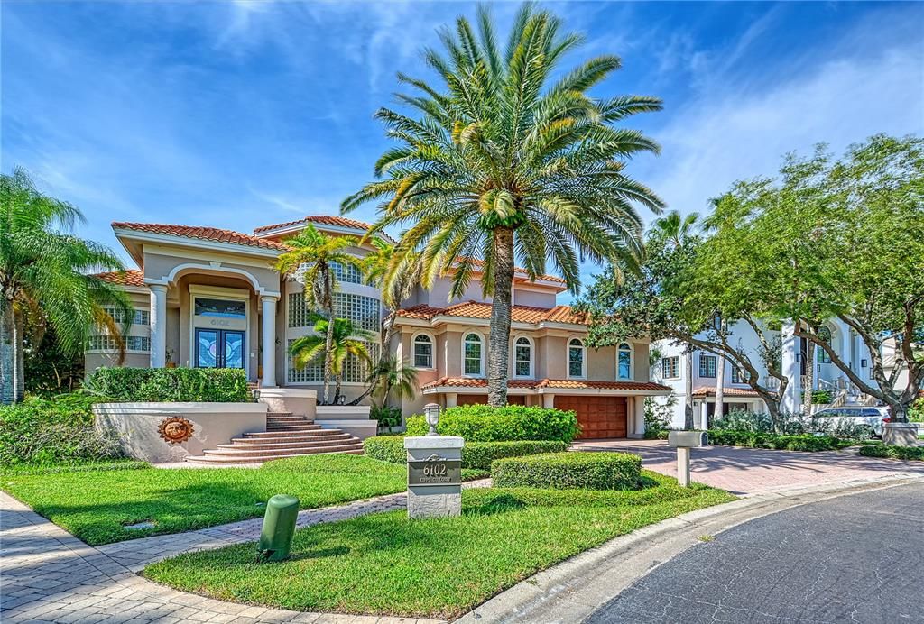 Recently Sold: $3,999,000 (4 beds, 3 baths, 6805 Square Feet)